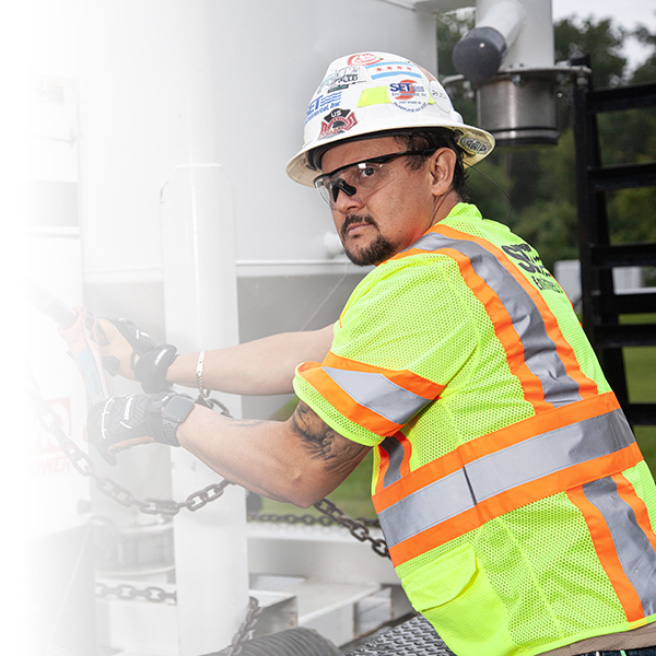 SET Environmental safety worker wearing safety gear